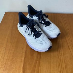 HOKA Arahi 5 Womens 8 Medium